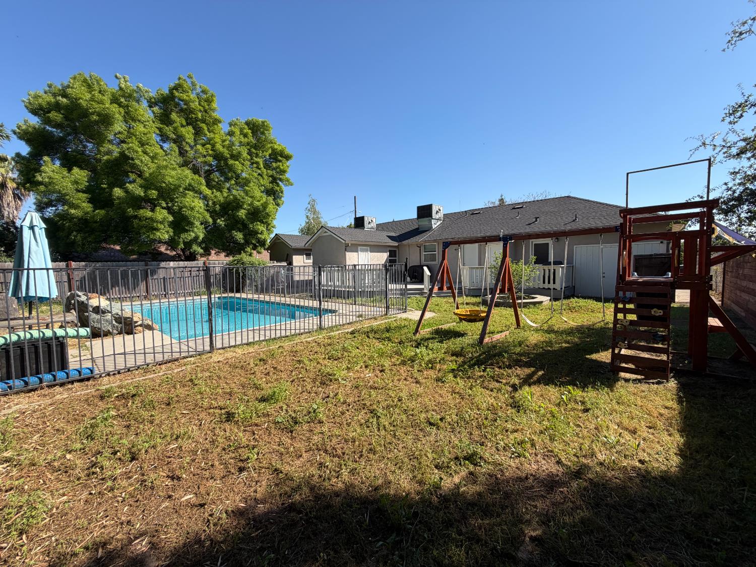 206 Lambuth Ave, Oakdale, CA 95361