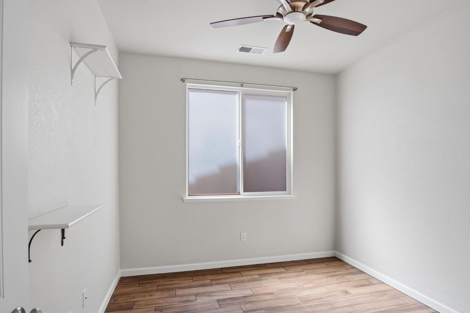 4113 Snowfire Dr, Modesto, CA 95357