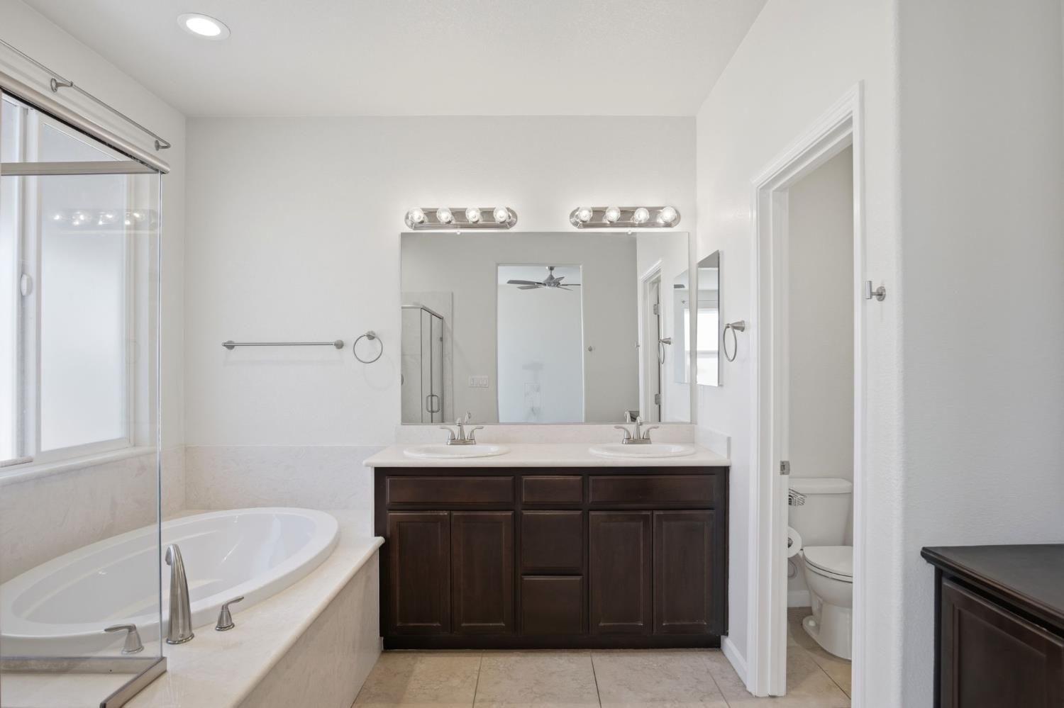 4113 Snowfire Dr, Modesto, CA 95357