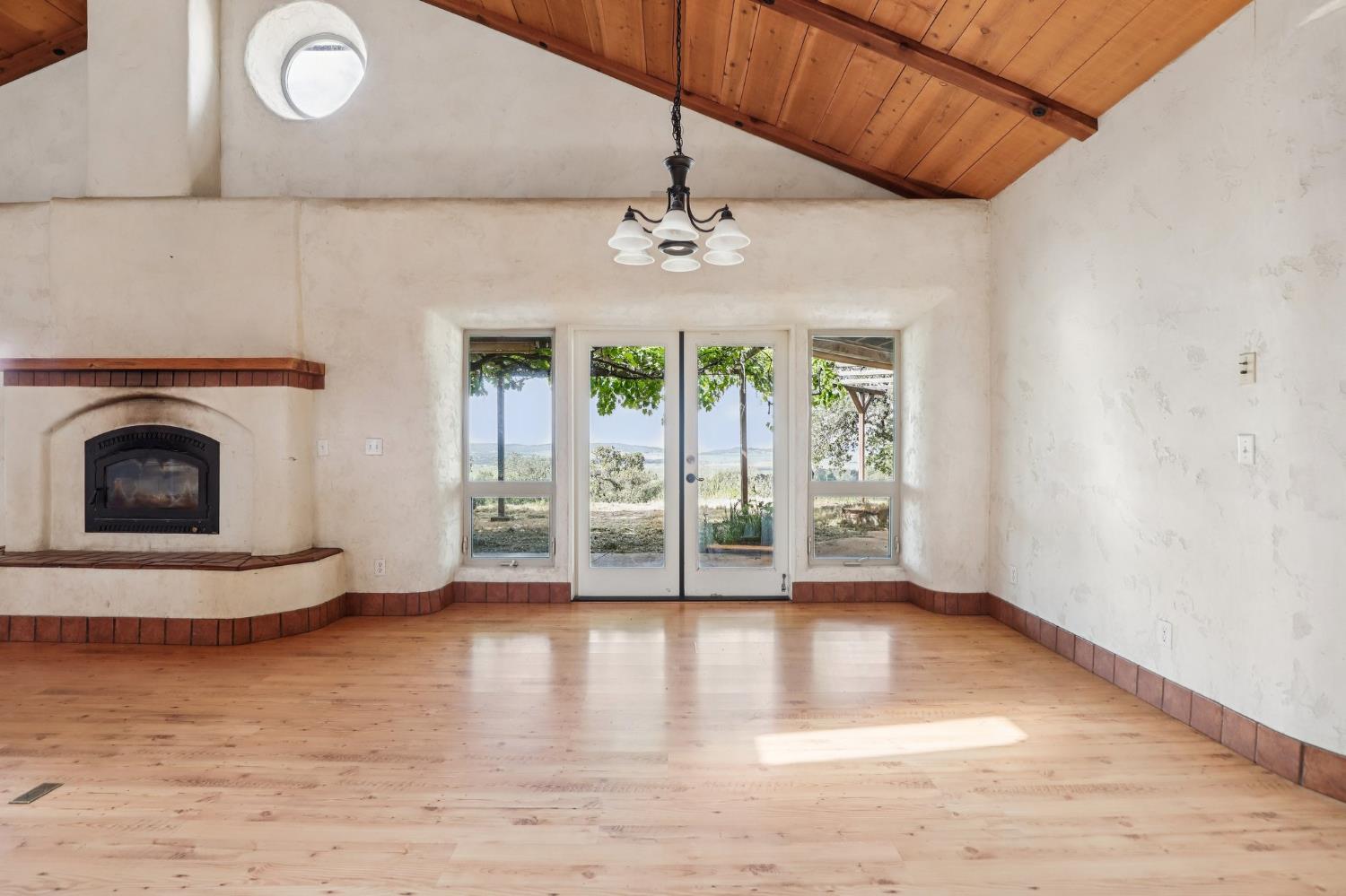 2428 Hunt Rd, Copperopolis, CA 95230