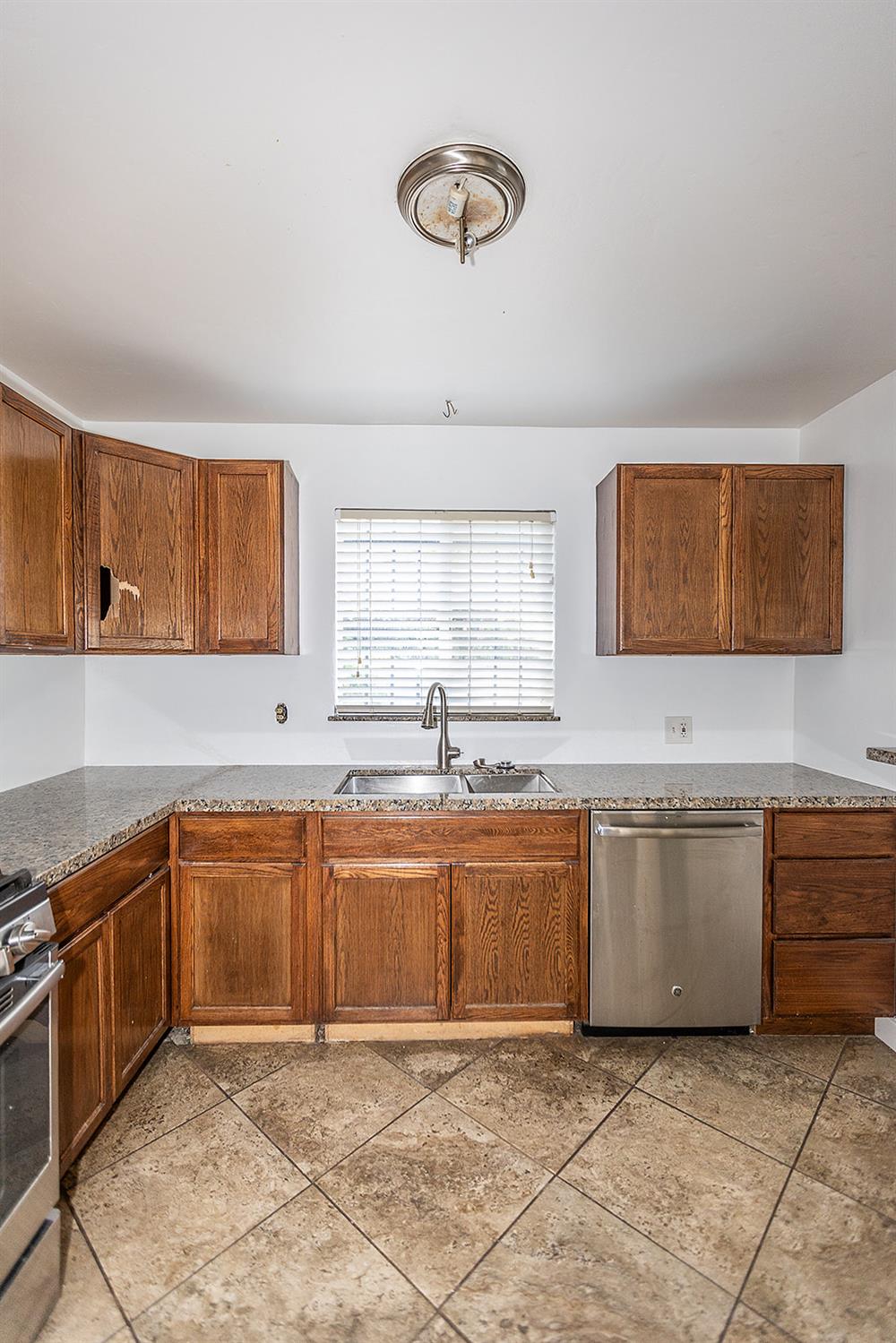 2105 Norman Way, Modesto, CA 95350