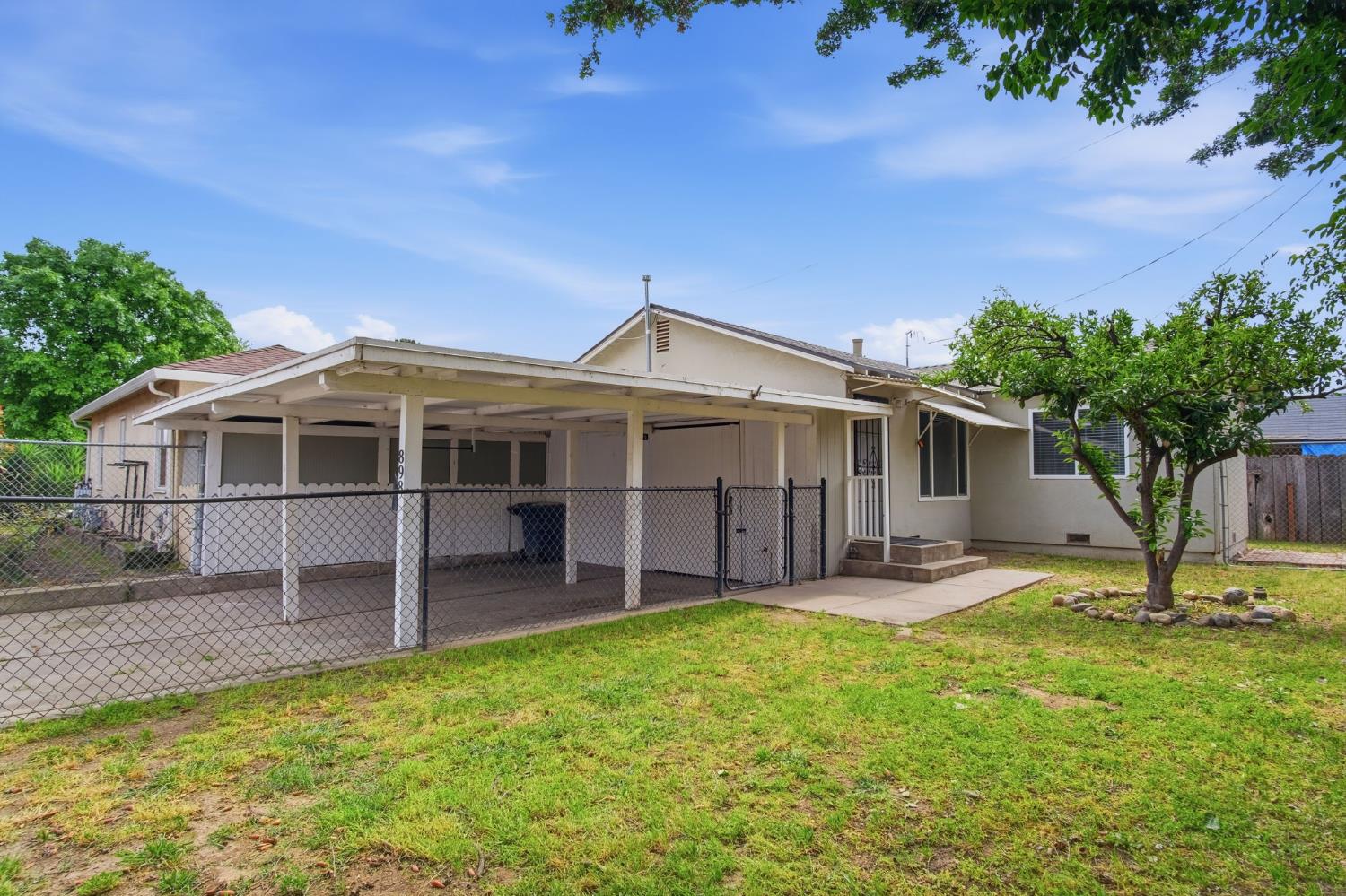 898 Yosemite Pkwy, Merced, CA 95341