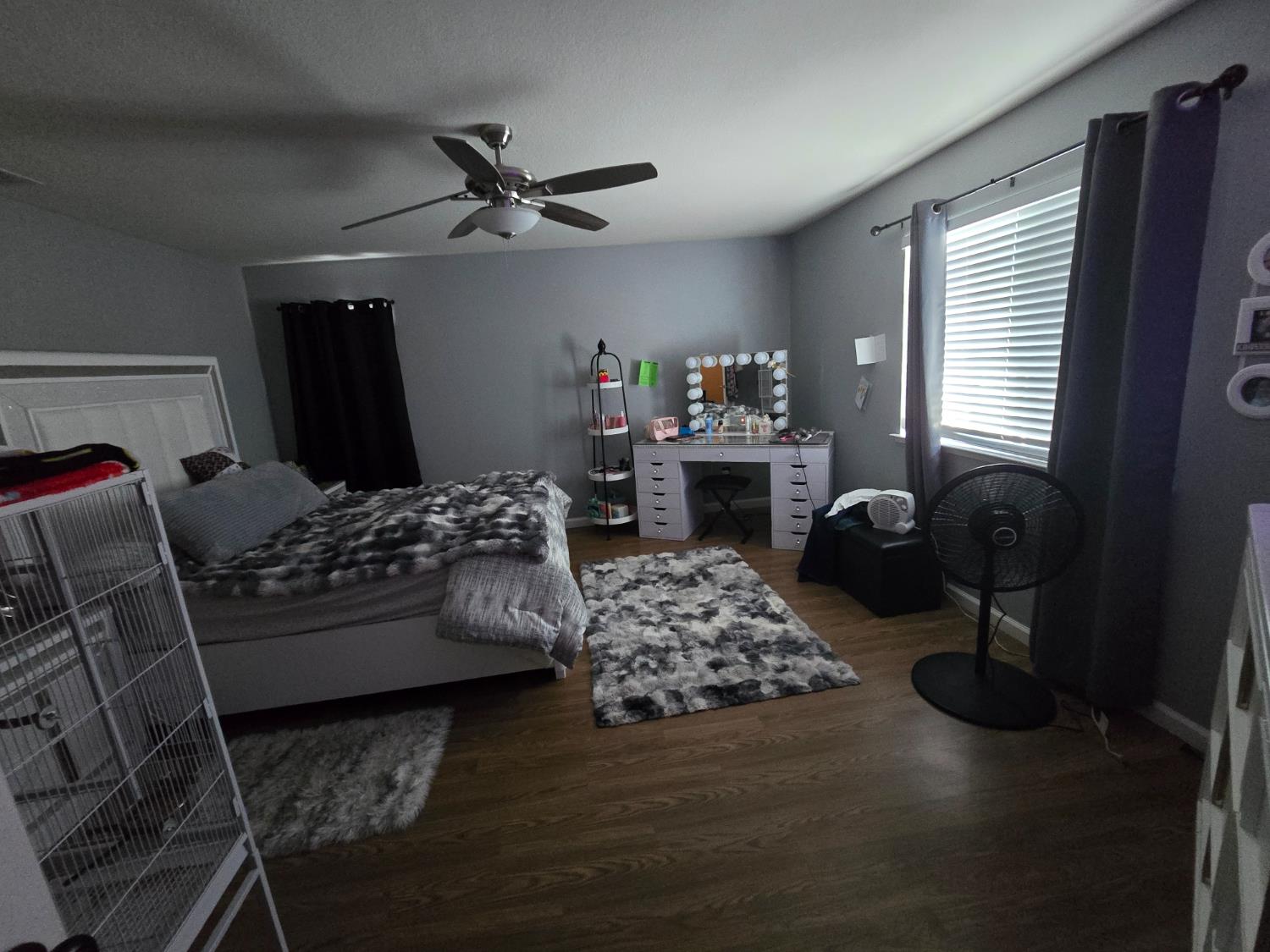 1683 Iris St, Los Banos, CA 93635