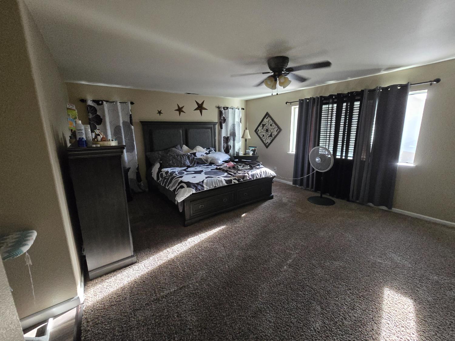 1683 Iris St, Los Banos, CA 93635