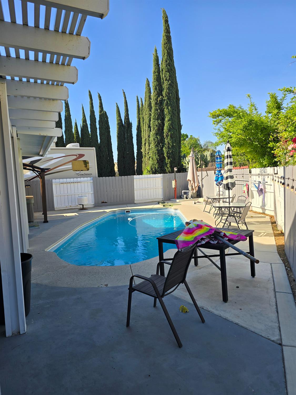 1683 Iris St, Los Banos, CA 93635