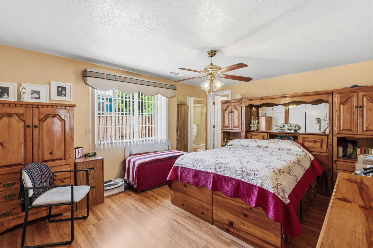 295 E Durian Ave, Coalinga, CA 93210