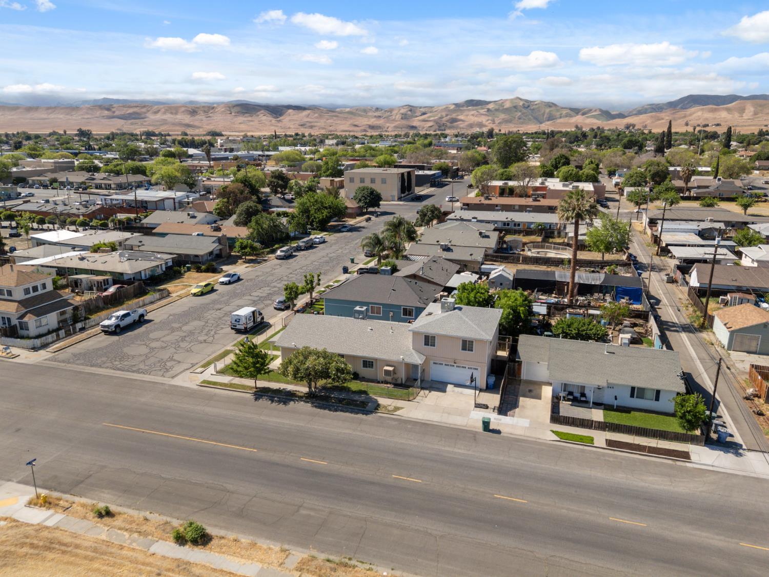 295 E Durian Ave, Coalinga, CA 93210