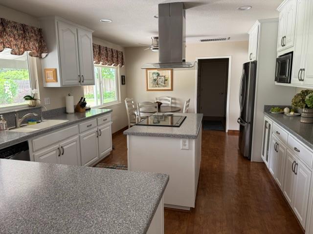 1360 Crawford Rd, Modesto, CA 95357