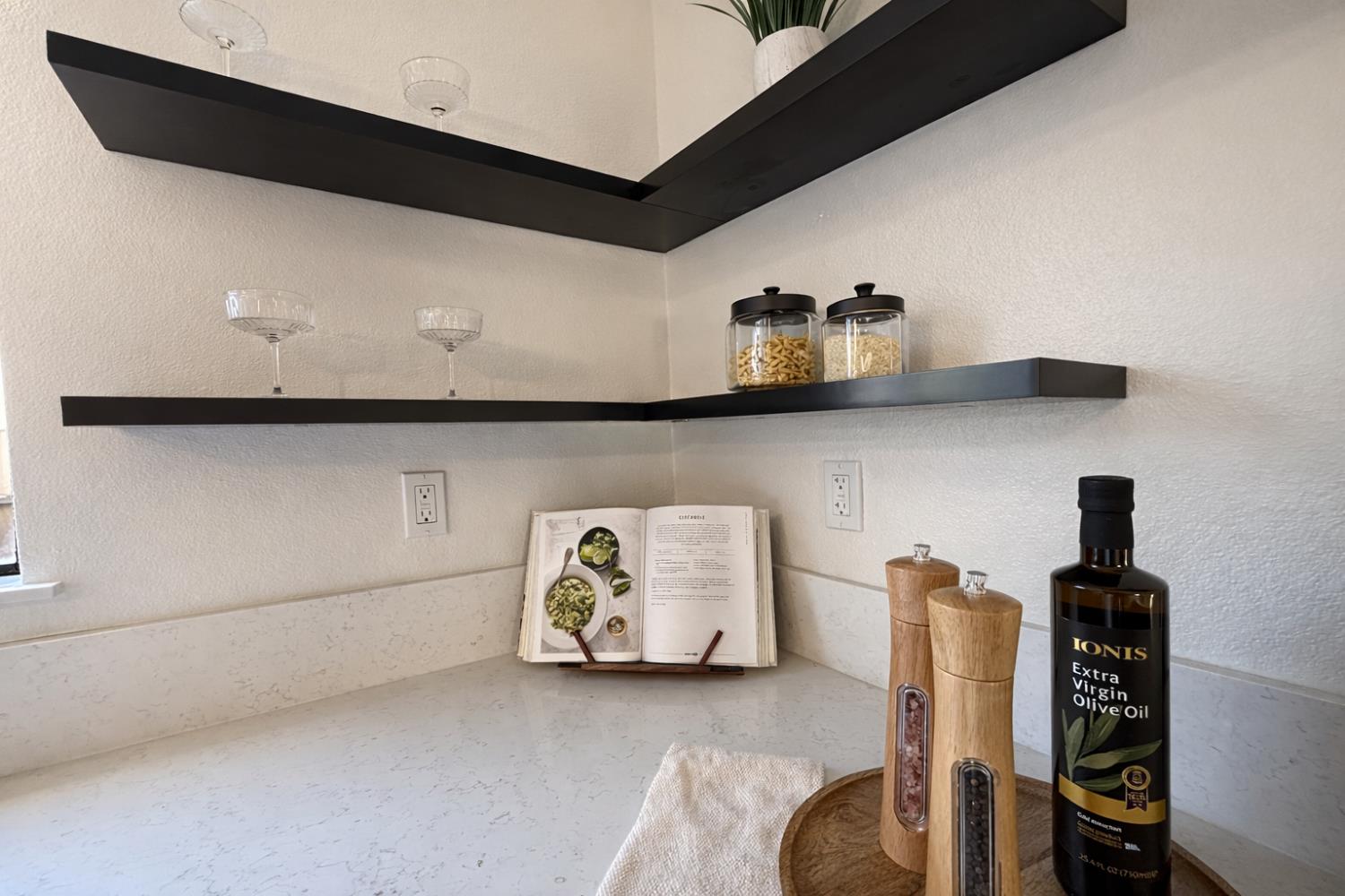 819 Julian St, Turlock, CA 95380