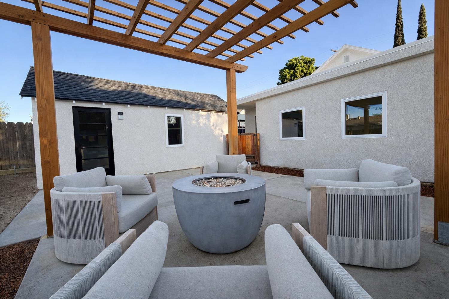 819 Julian St, Turlock, CA 95380