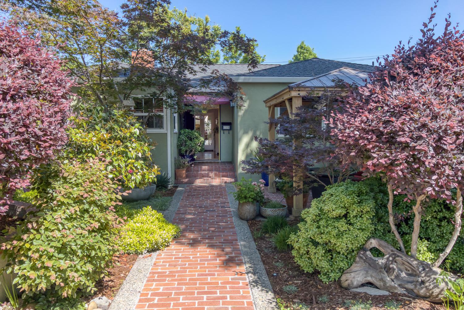 215 Helen Ave, Modesto, CA 95354