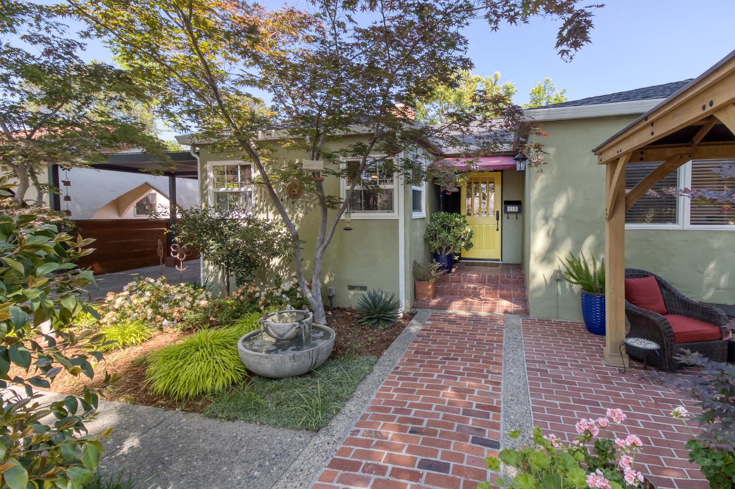 215 Helen Ave, Modesto, CA 95354