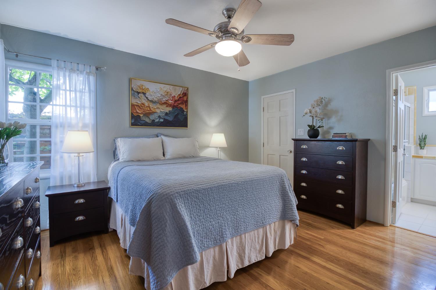 215 Helen Ave, Modesto, CA 95354