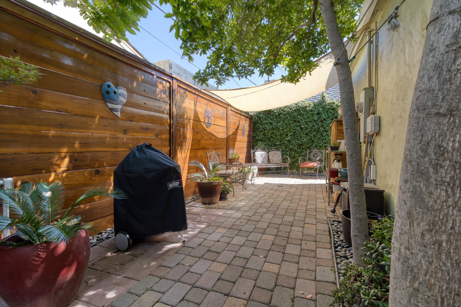 215 Helen Ave, Modesto, CA 95354