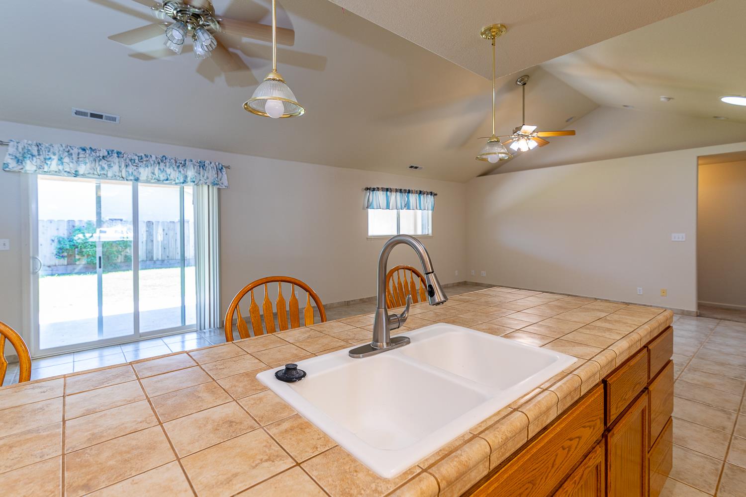 13500 Welch St, Waterford, CA 95386