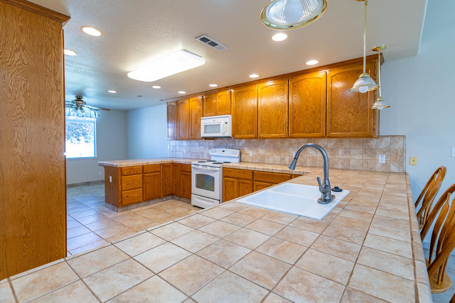 13500 Welch St, Waterford, CA 95386