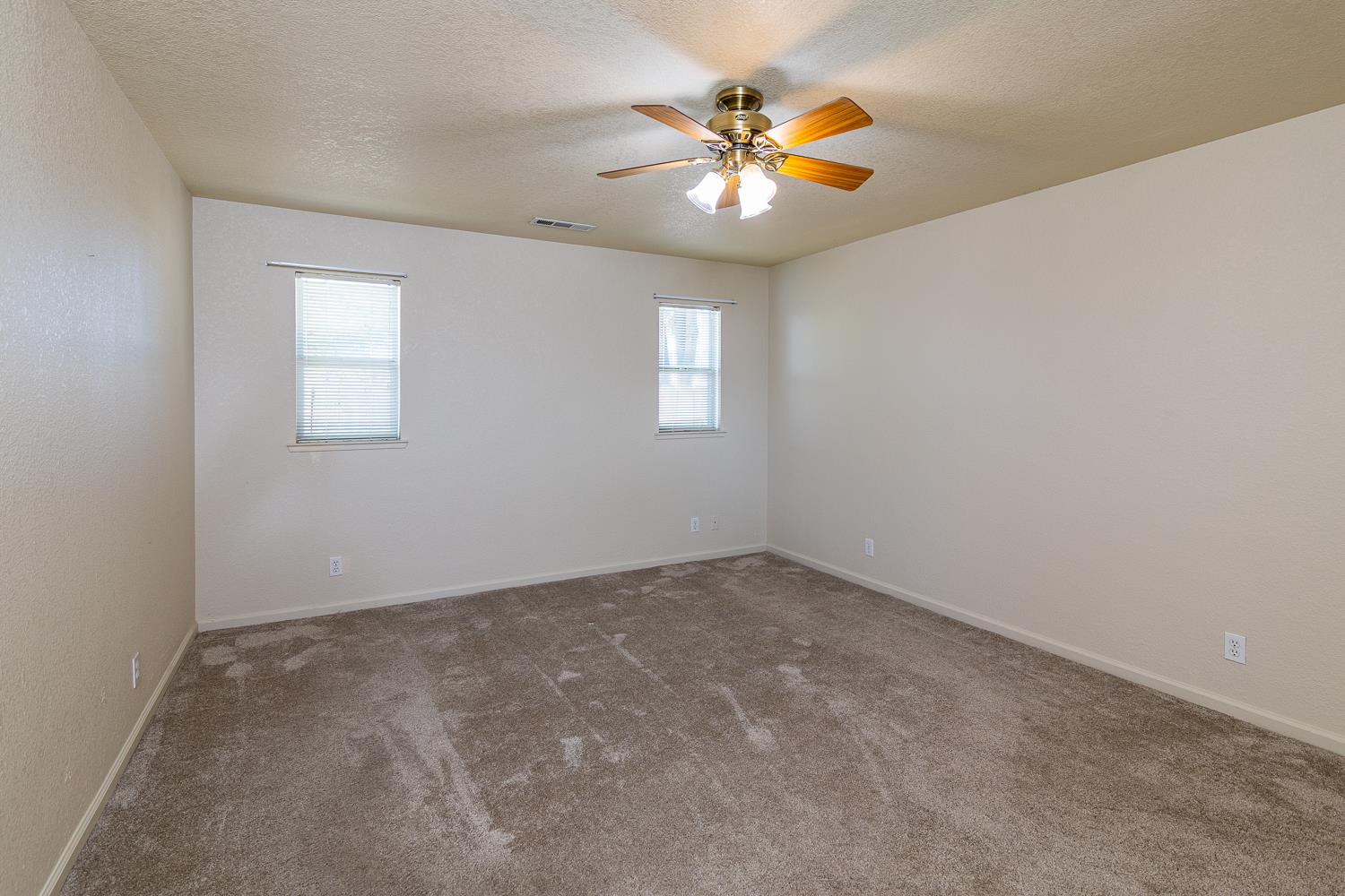 13500 Welch St, Waterford, CA 95386