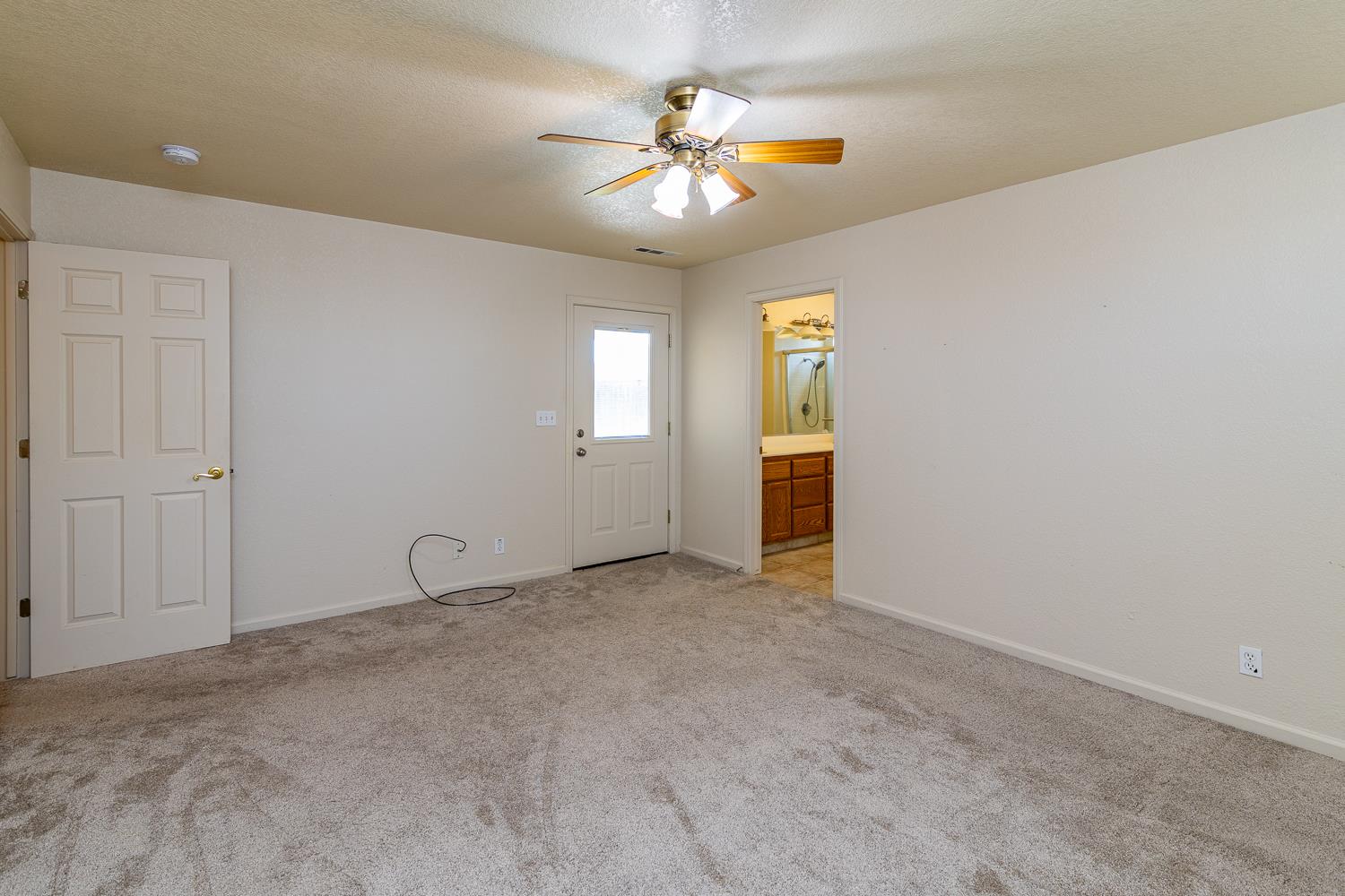 13500 Welch St, Waterford, CA 95386