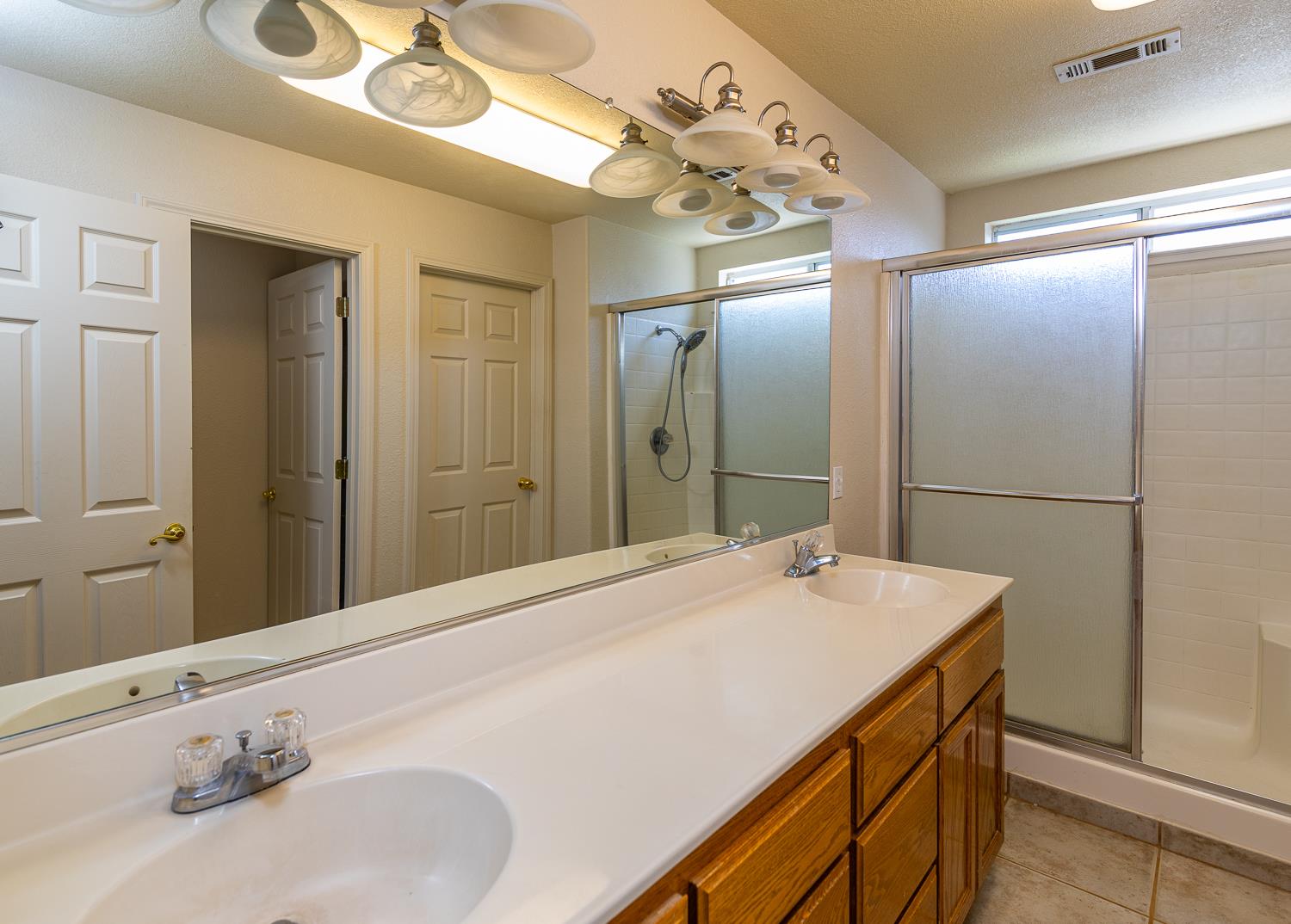 13500 Welch St, Waterford, CA 95386