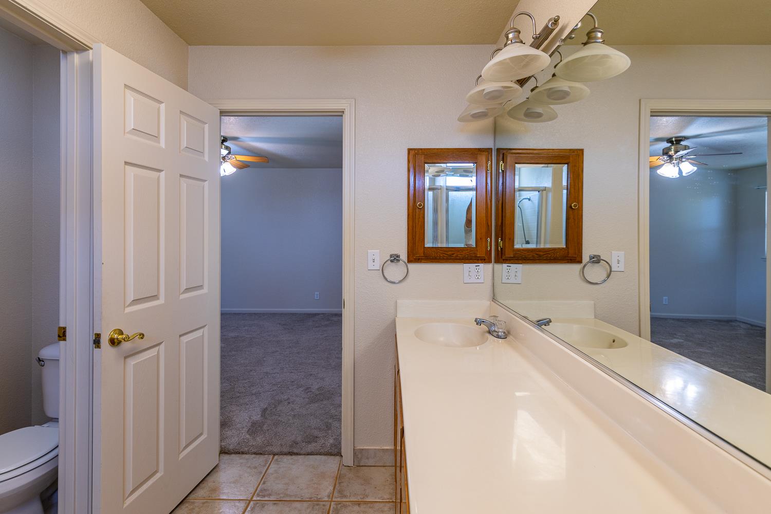 13500 Welch St, Waterford, CA 95386