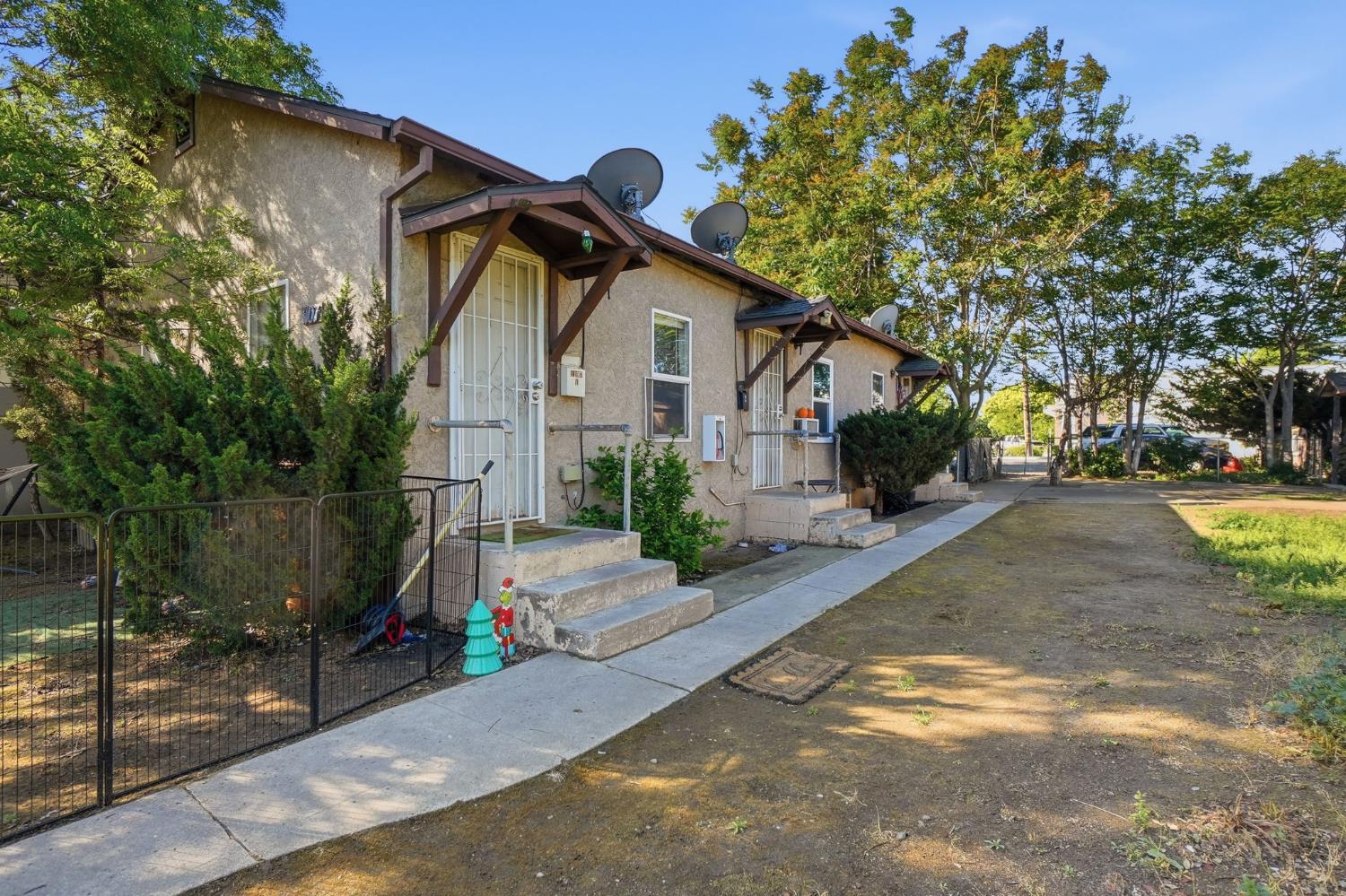 1107 7th St, Modesto, CA 95354