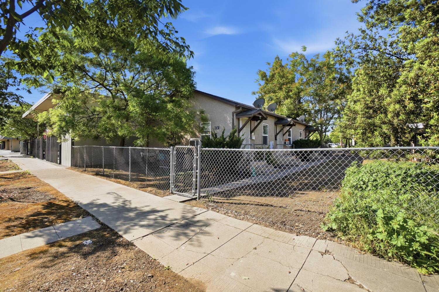 1107 7th St, Modesto, CA 95354