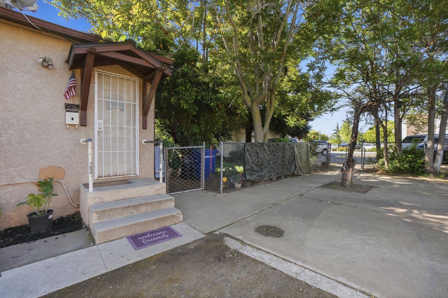 1107 7th St, Modesto, CA 95354