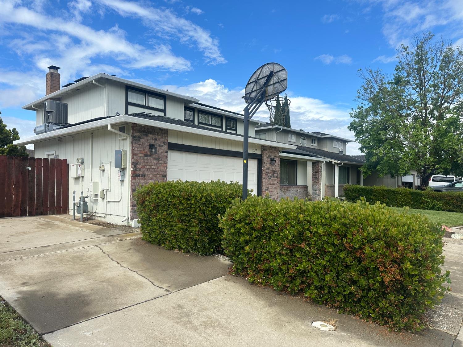 1737 Bingham Ln, Manteca, CA 95336