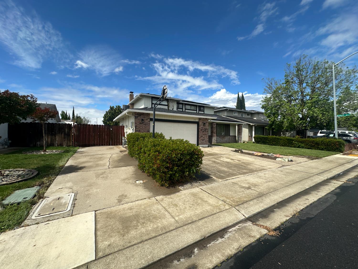 1737 Bingham Ln, Manteca, CA 95336
