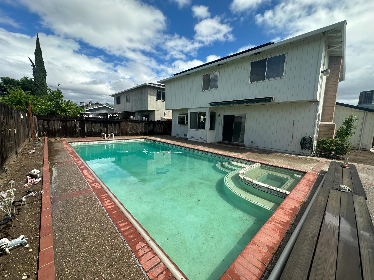 1737 Bingham Ln, Manteca, CA 95336