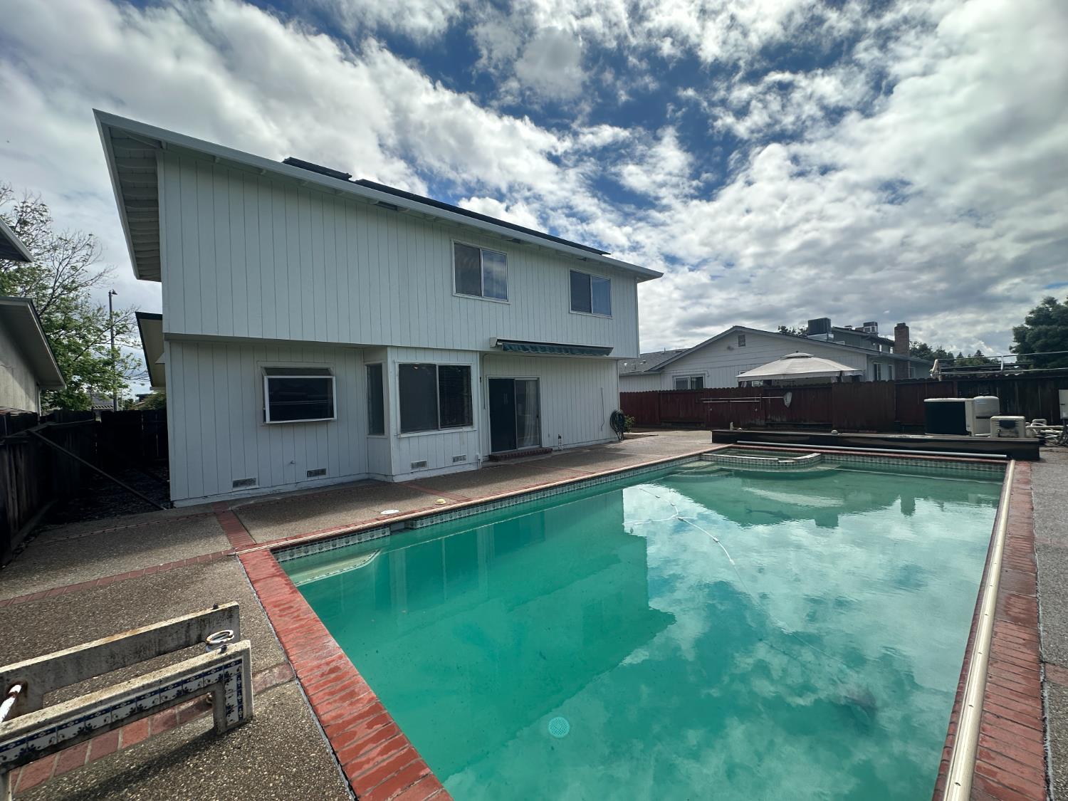 1737 Bingham Ln, Manteca, CA 95336