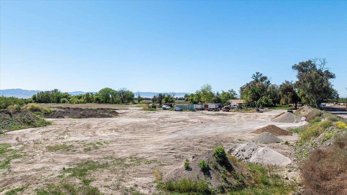 28060 S Airport Way, Manteca, CA 95337