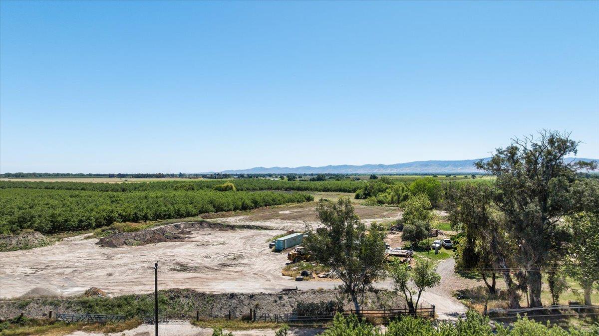 28060 S Airport Way, Manteca, CA 95337