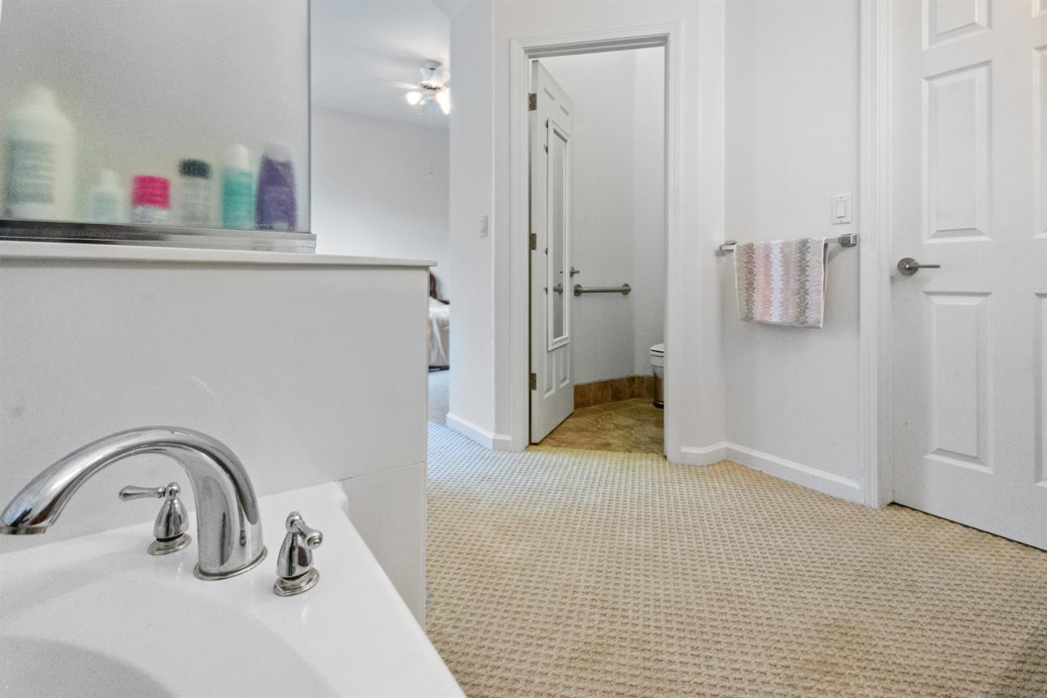 1413 Villette Ct, Modesto, CA 95356