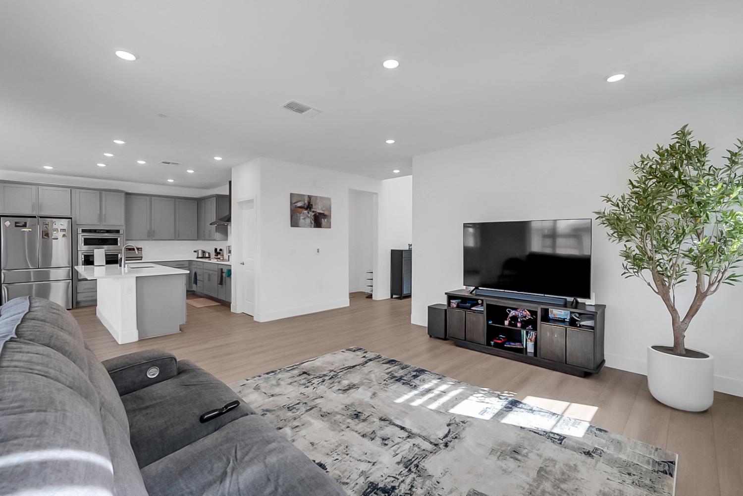 3277 Starburst St, Manteca, CA 95337