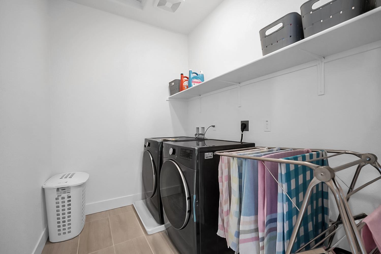 3277 Starburst St, Manteca, CA 95337