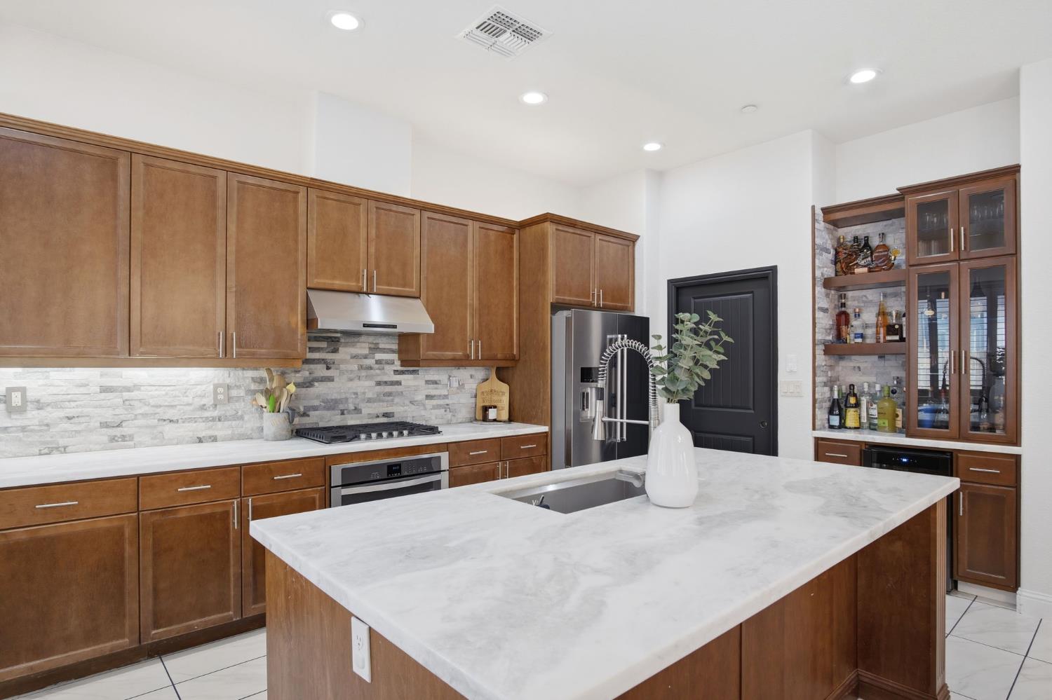 4474 Falcon Crest Way, Turlock, CA 95382