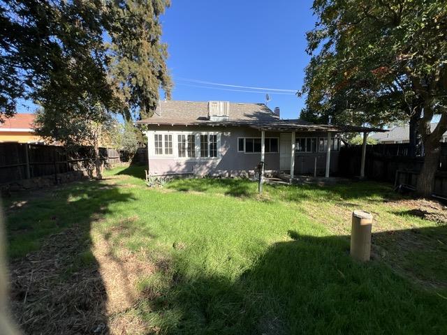 332 Hinkley Ave, Oakdale, CA 95361