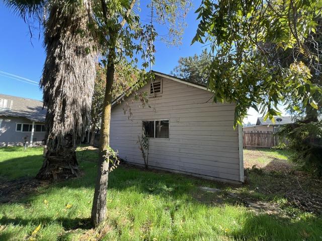 332 Hinkley Ave, Oakdale, CA 95361