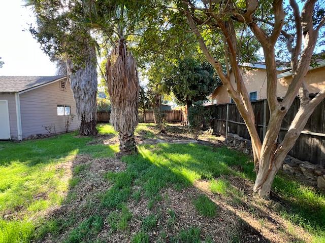 332 Hinkley Ave, Oakdale, CA 95361