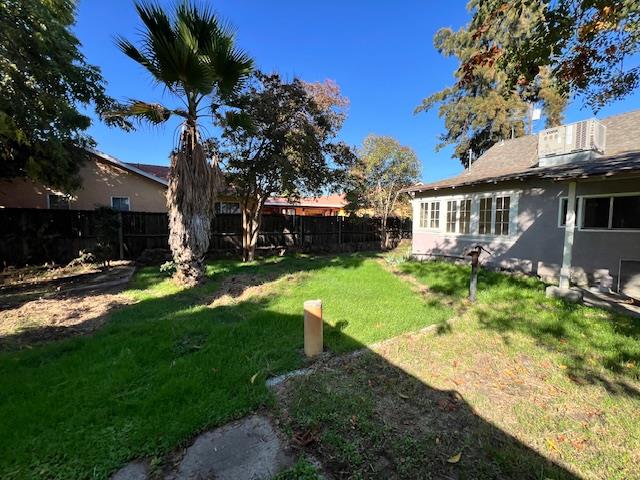 332 Hinkley Ave, Oakdale, CA 95361