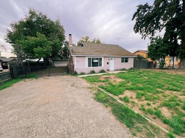 332 Hinkley Ave, Oakdale, CA 95361