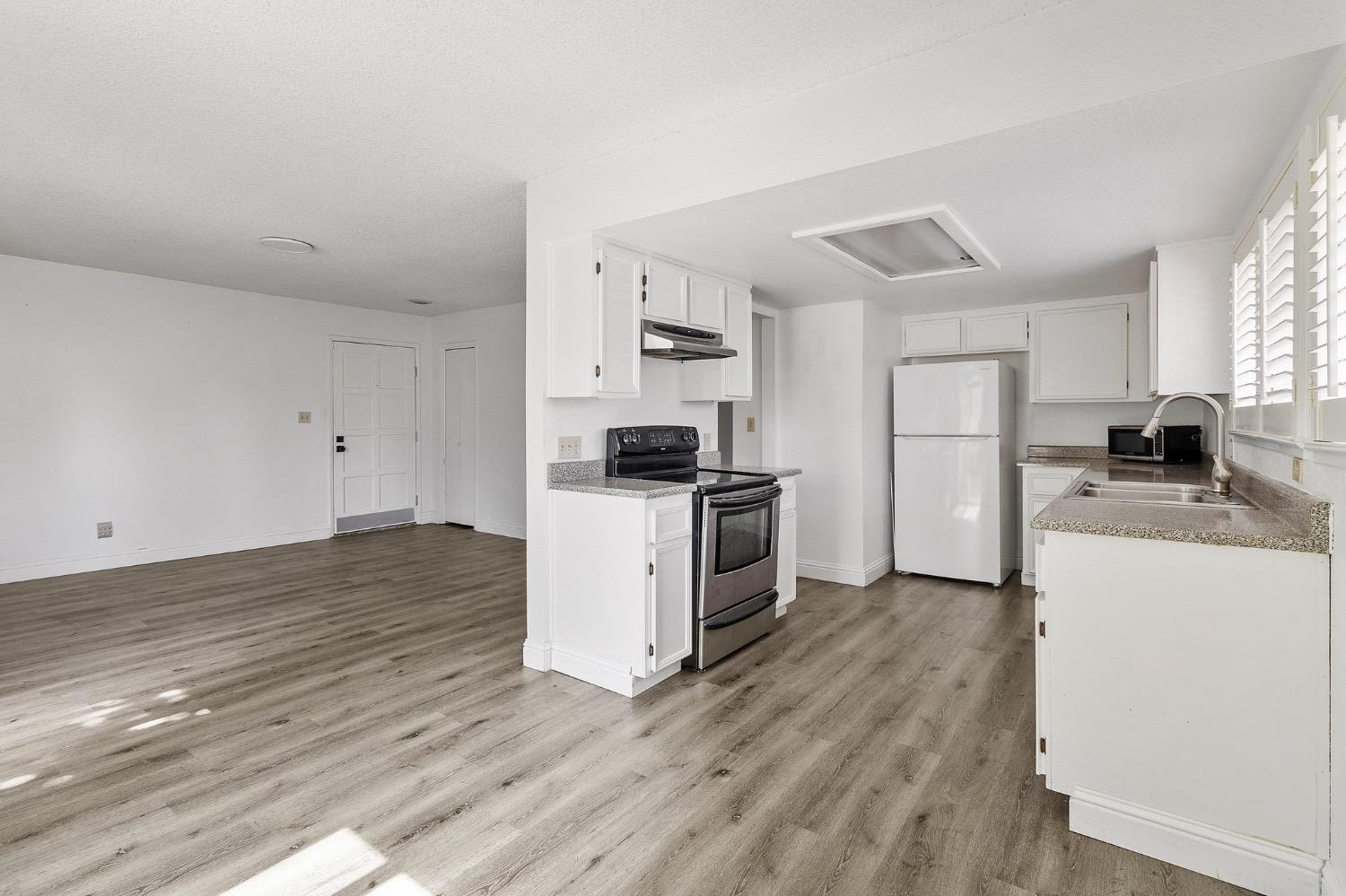 3701 Colonial Dr #164, Modesto, CA 95356