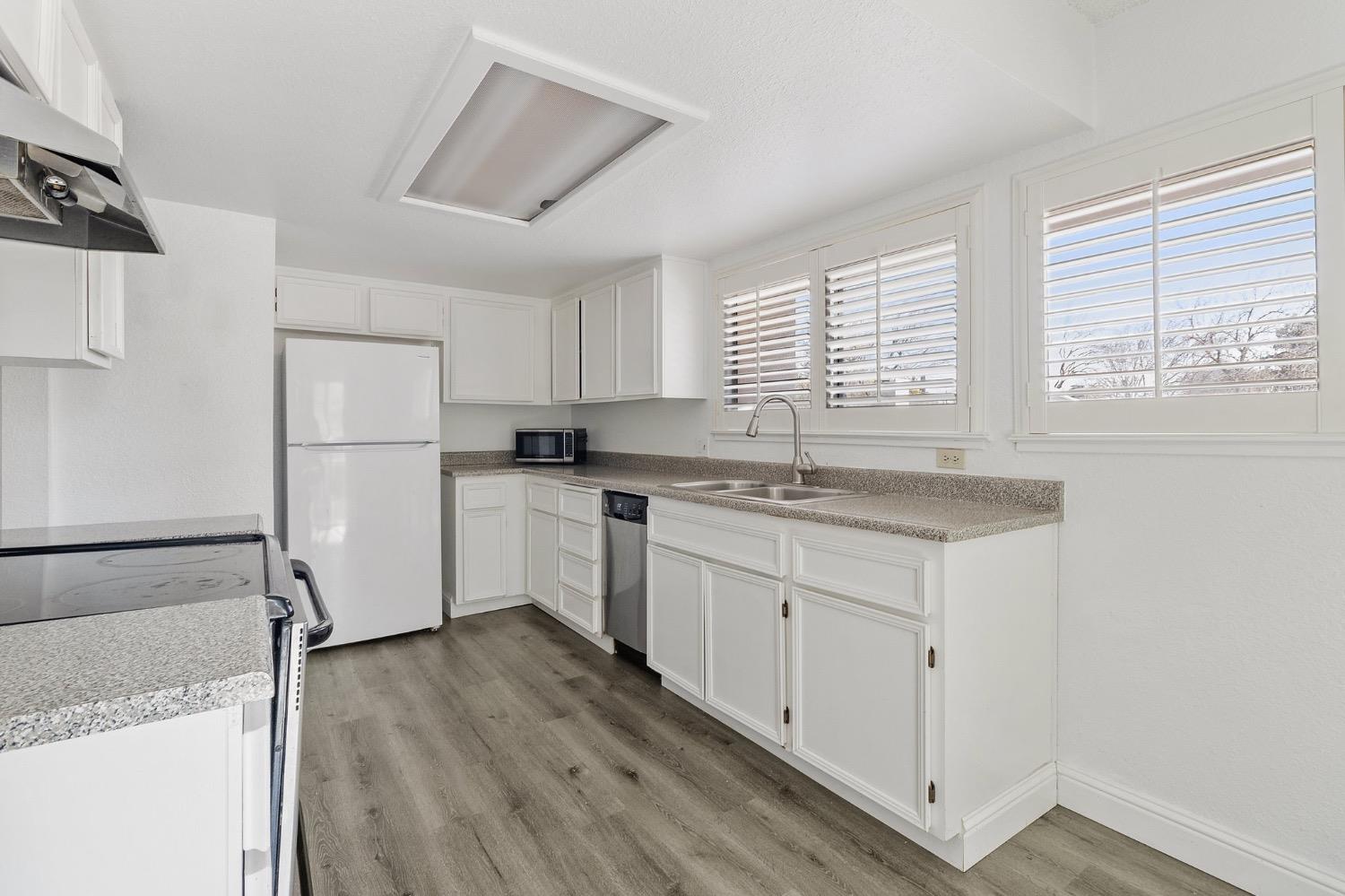 3701 Colonial Dr #164, Modesto, CA 95356