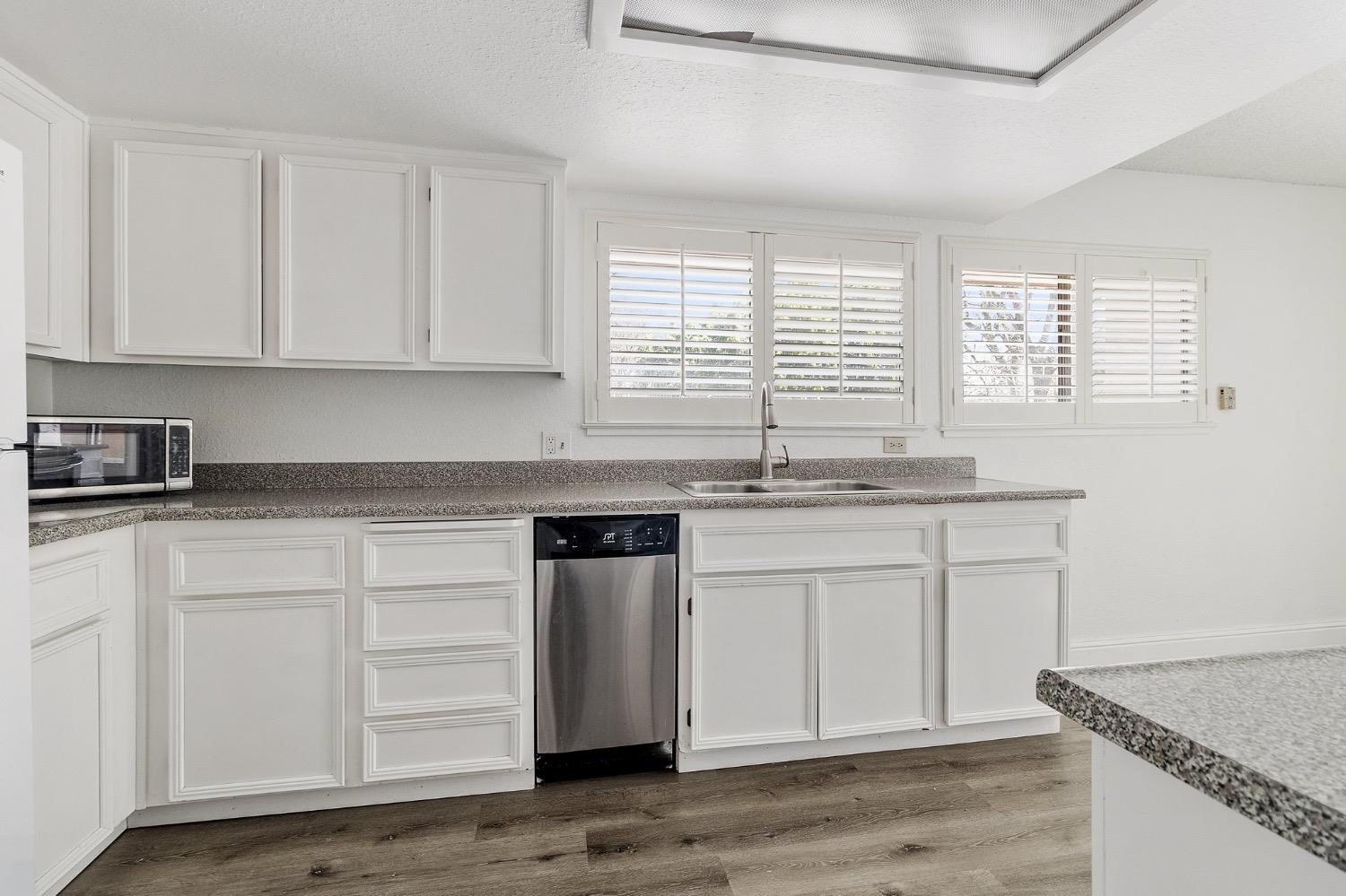 3701 Colonial Dr #164, Modesto, CA 95356