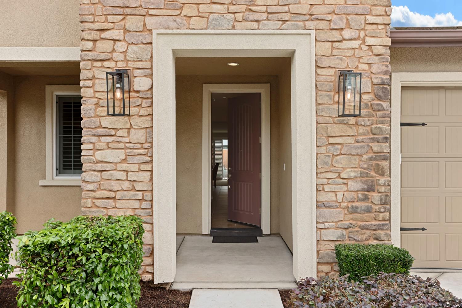 3828 Lookout Dr, Modesto, CA 95355