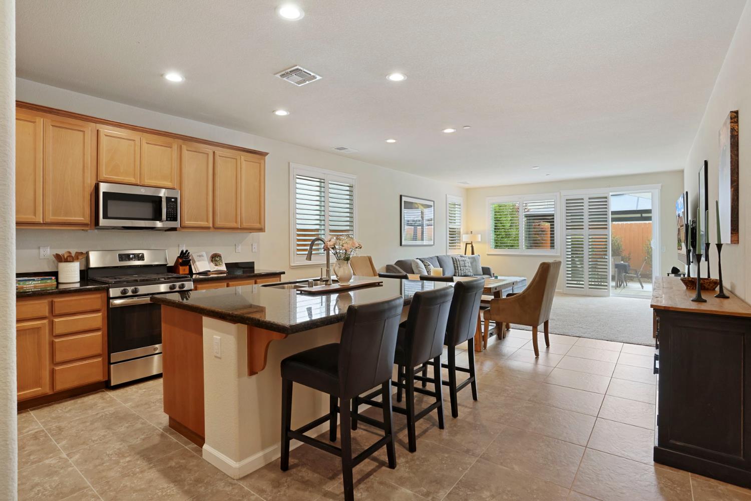 3828 Lookout Dr, Modesto, CA 95355