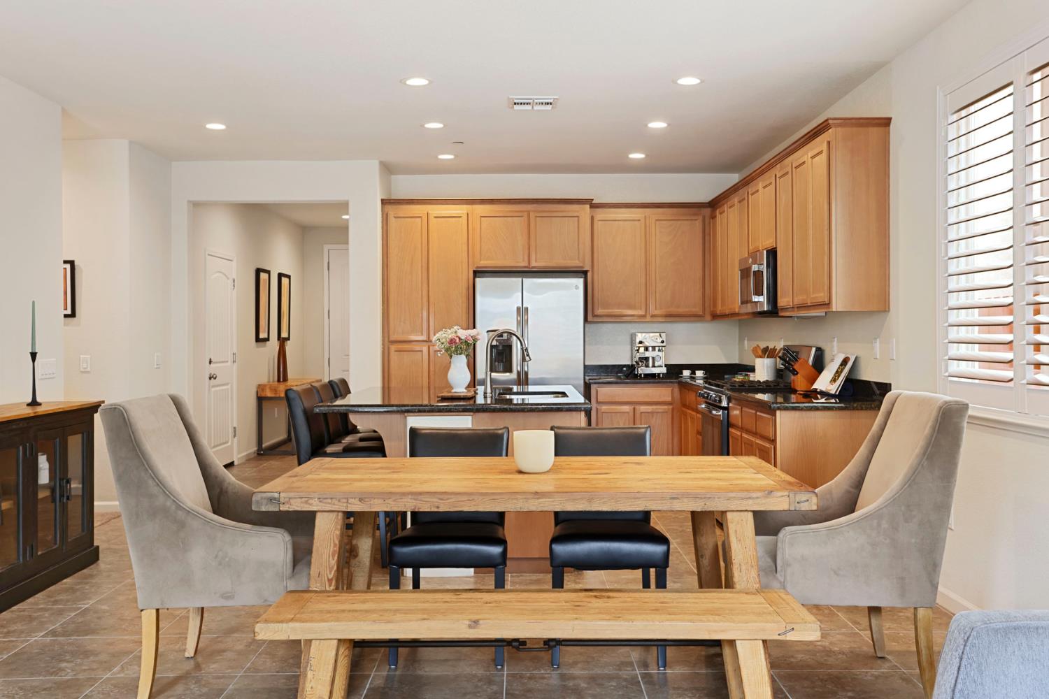 3828 Lookout Dr, Modesto, CA 95355