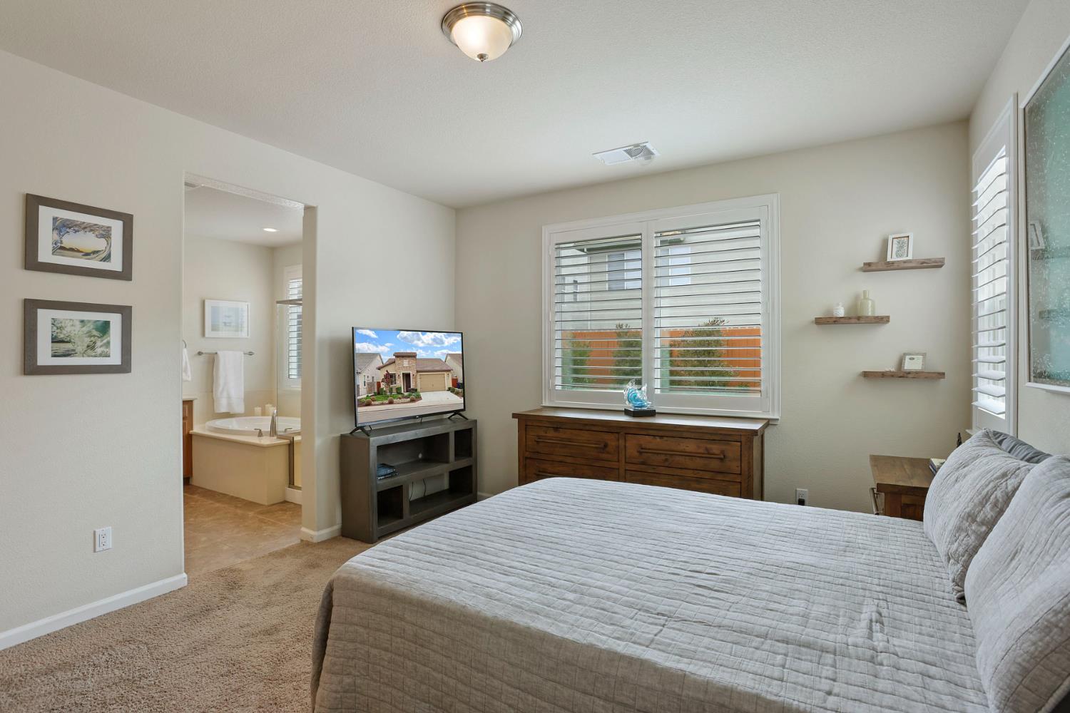 3828 Lookout Dr, Modesto, CA 95355