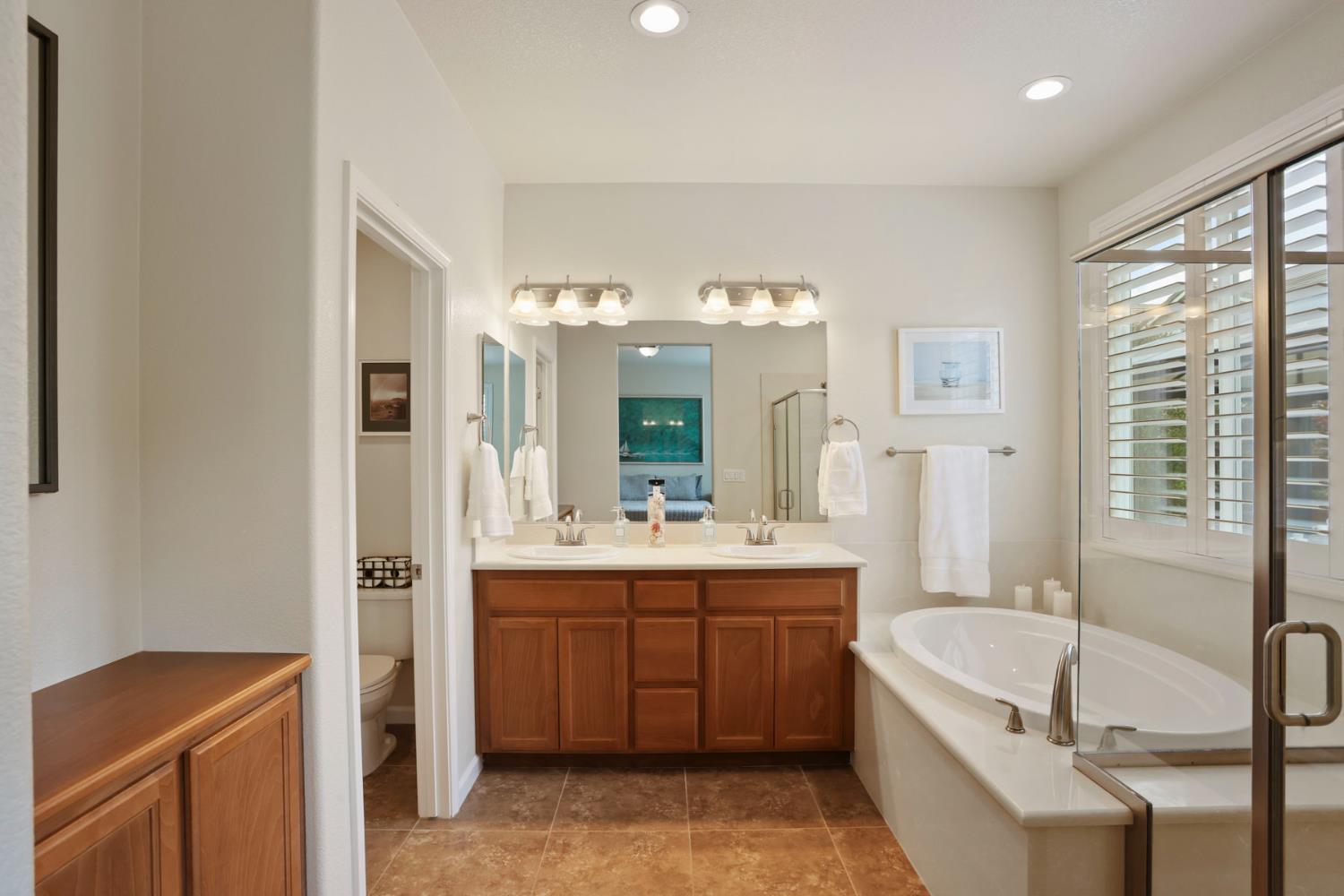 3828 Lookout Dr, Modesto, CA 95355